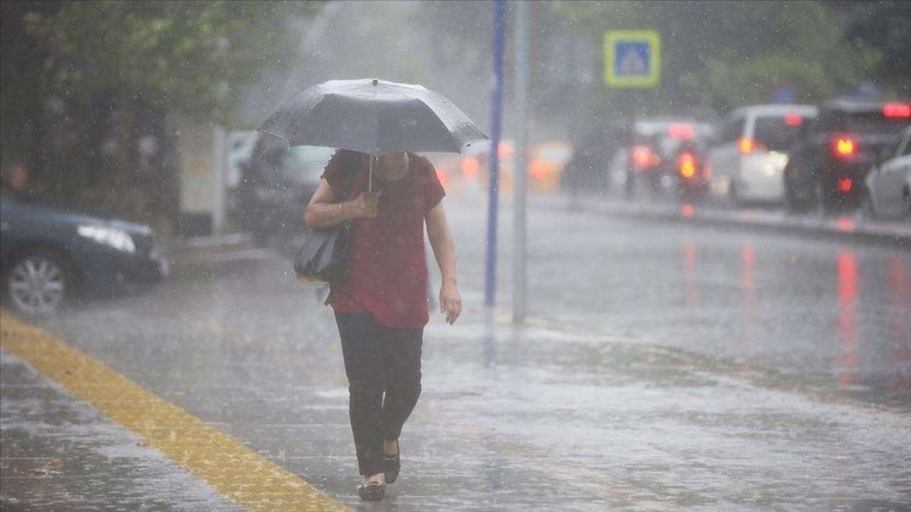 İstanbullular dikkat! Uyarı geldi: Hava bir anda değişecek, sıcaklık 10 derece düşecek 1