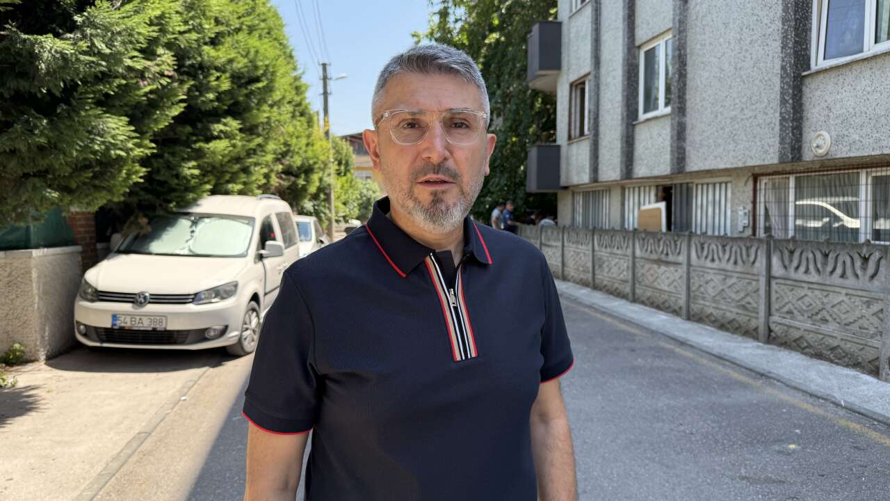 25 yıldır yıkılmayan binada büyük tehlike! Mahalleli sokağa döküldü 6