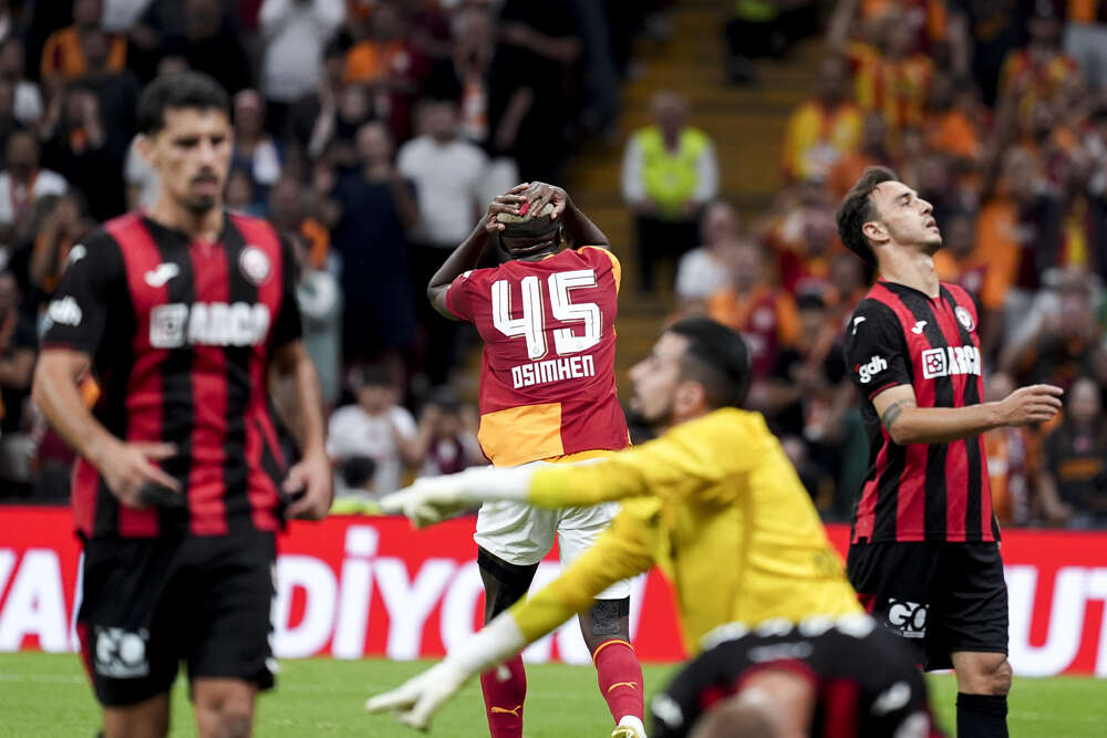 Okan Buruk solaryuma gittiği kadar bu takıma antrenman yaptırsaydı bu 5 futbolcu böyle olmazdı 10