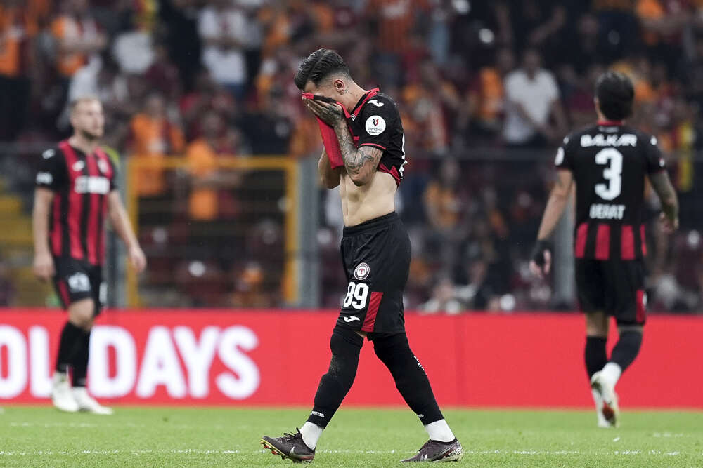 Okan Buruk solaryuma gittiği kadar bu takıma antrenman yaptırsaydı bu 5 futbolcu böyle olmazdı 7