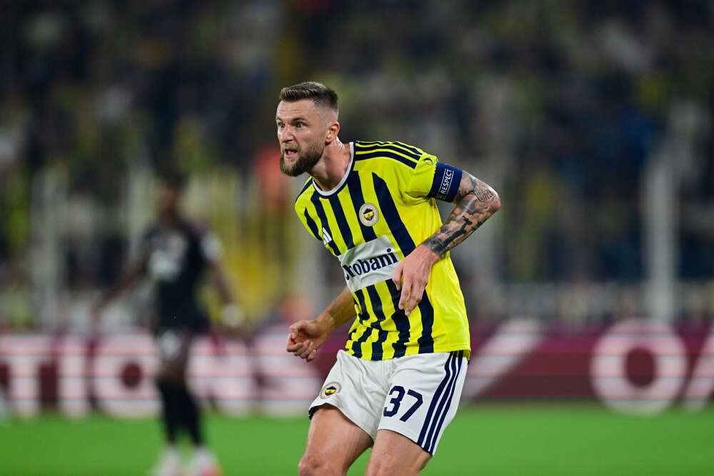 İsmail Kartal insanların aklıyla dalga geçiyor hadi oynatsana Levent Mercan'ı, Tarık Çetin'i, İrfan Can Kahveci'yi, Oğuz Aydın'ı! 10