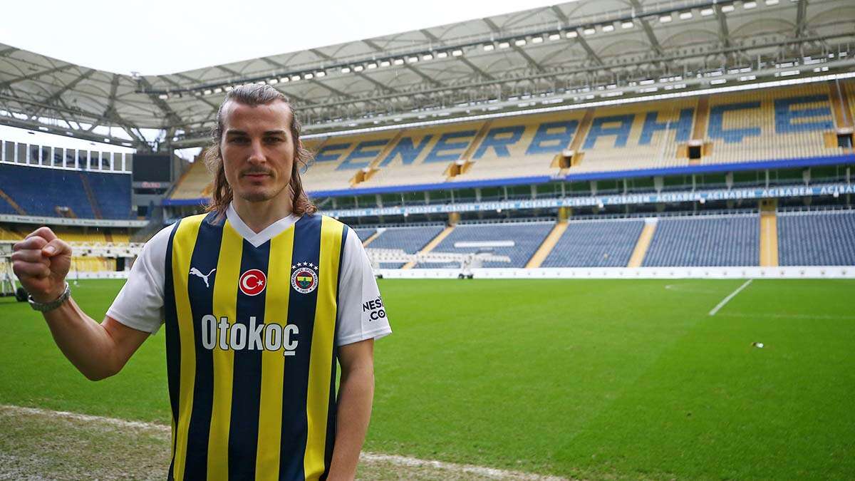 Aziz Yıldırım Tedesco'nun 1 dakika oynattığı stoperi pazartesi günü takımdan gönderiyor: Sen ne işe yararsın kardeş 6