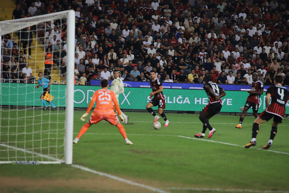 Aziz Yıldırım Lemina, Torreira ve Olaitan gibi 6 numara bulamazsa şampiyonluk hayal! 12
