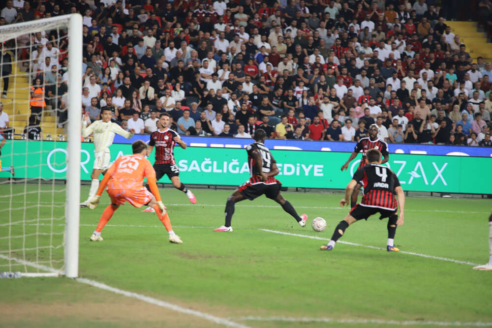Aziz Yıldırım Lemina, Torreira ve Olaitan gibi 6 numara bulamazsa şampiyonluk hayal! 11