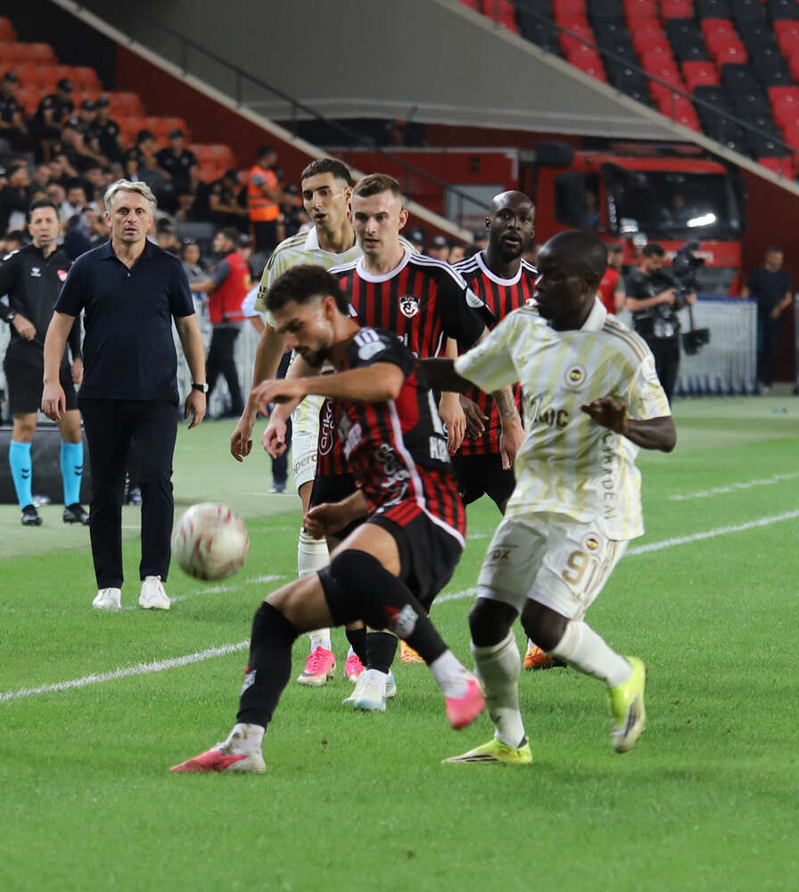 Aziz Yıldırım Lemina, Torreira ve Olaitan gibi 6 numara bulamazsa şampiyonluk hayal! 4