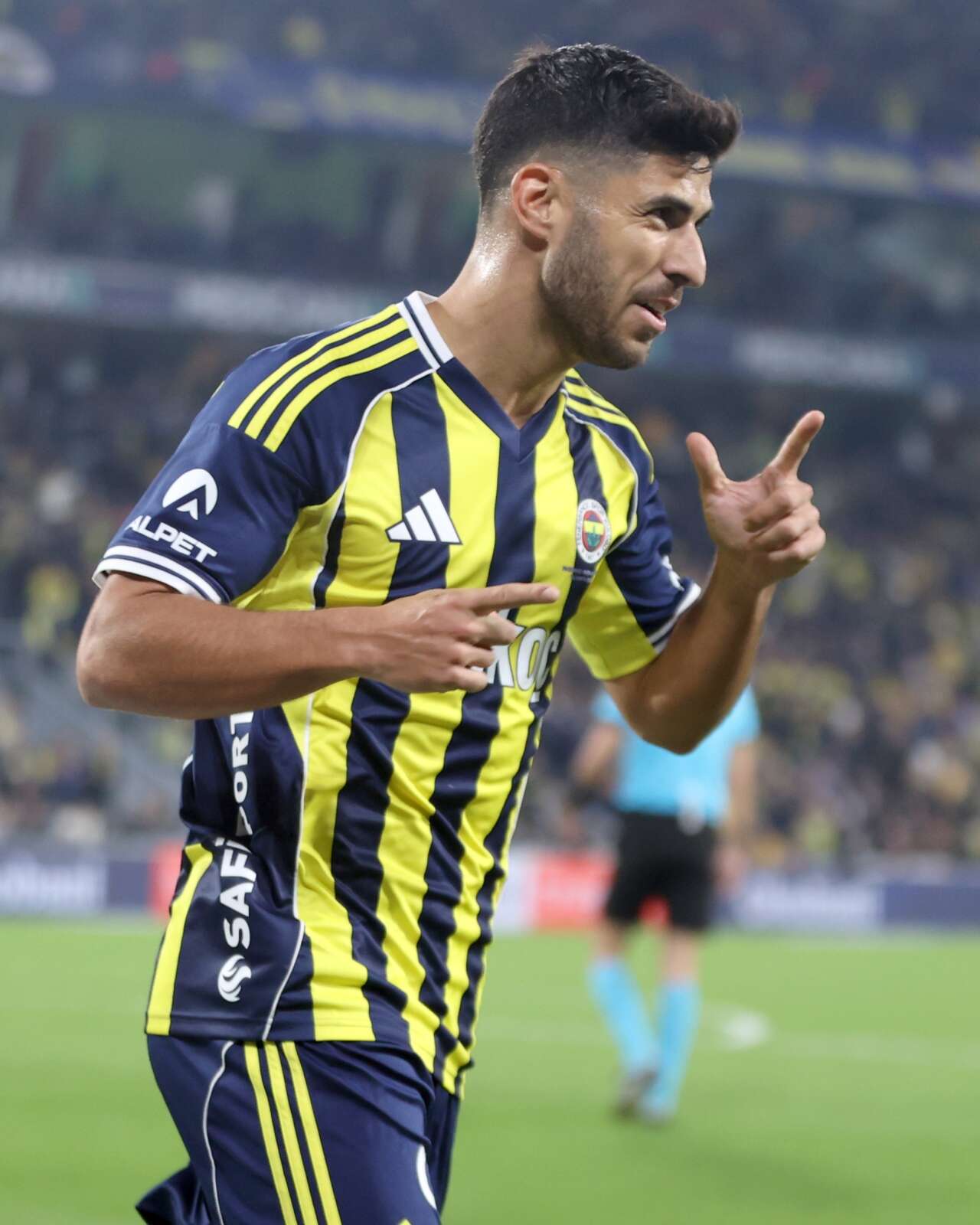 Aziz Yıldırım Önder Özen'in kanlı bıçaklı olduğu 8 numarayı 4 ay sonra Süper Lig'e getirecek 4