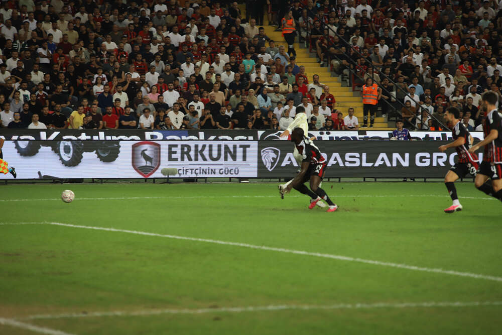 İsmail Kartal'ın istifasının altından Ali Koç yönetimi çıktı! Aziz Yıldırım kıyameti koparacak 15