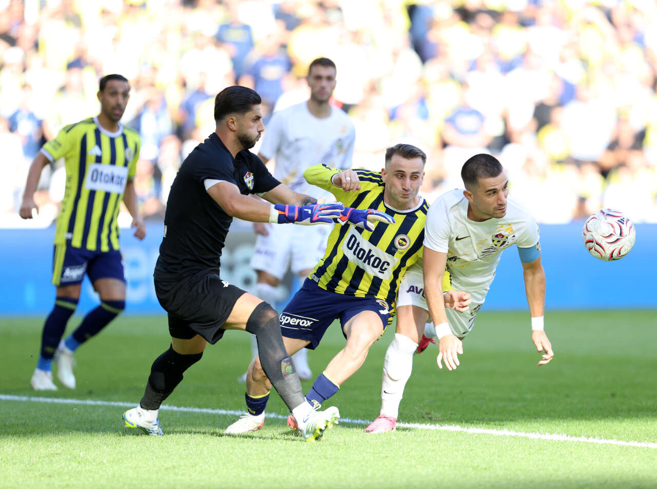 İsmail Kartal'ı 8-0 da kurtaramadı: Biz adama 12 M.€ veriyoruz sen 22 dakika oynatıyorsun 9