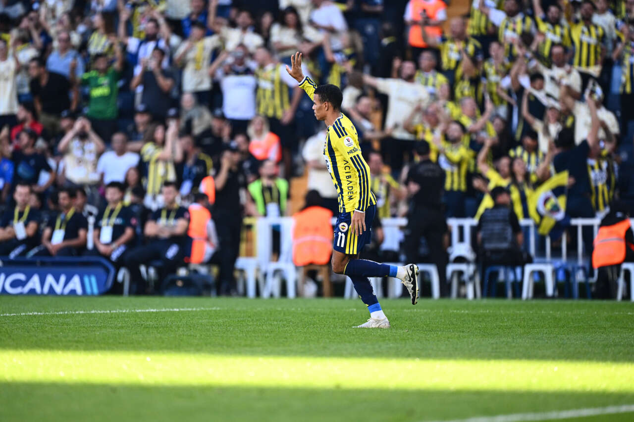 Aziz Yıldırım 39 M.€'ya transfer etti yıldız futbolcu gitti parayı Hakan Safi'ye verdi 10