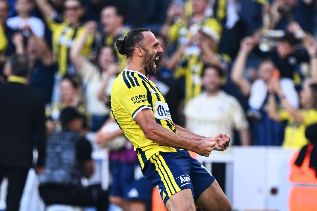 Aziz Yıldırım 39 M.€'ya transfer etti yıldız futbolcu gitti parayı Hakan Safi'ye verdi 11