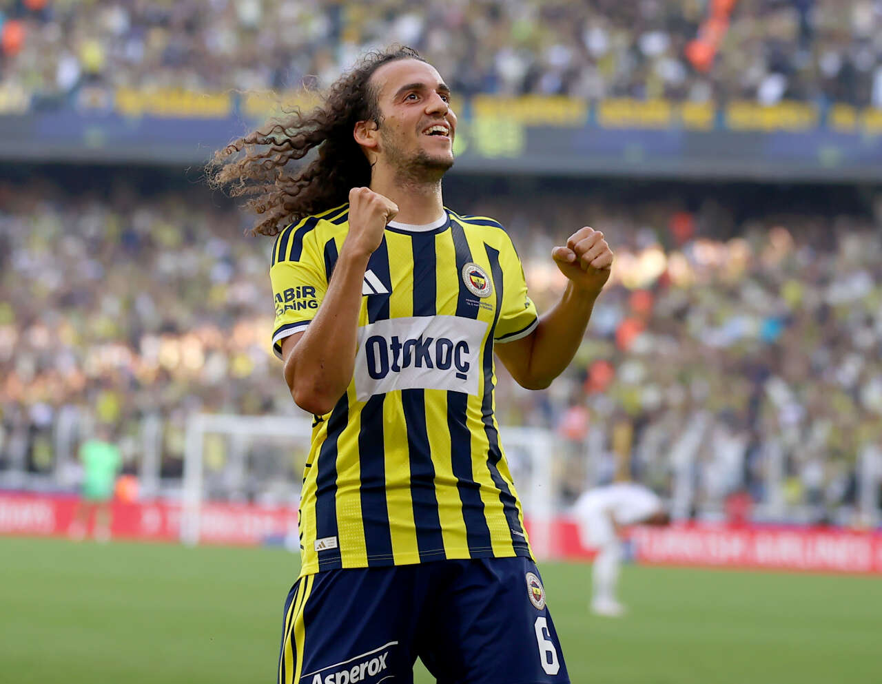 Aziz Yıldırım 39 M.€'ya transfer etti yıldız futbolcu gitti parayı Hakan Safi'ye verdi 8
