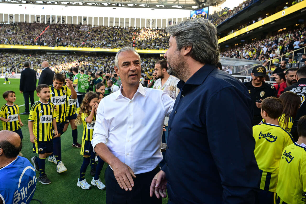 Aziz Yıldırım Fatih Terim'in yüzüne bakmadığı 8 numaraya sarıldı: Bunla şampiyon olamazsın başkanım 11