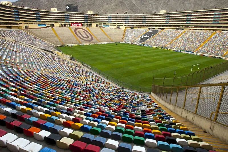 Dünyanın en büyük stadyumları belli oldu! Zirvede sürpriz bir ülke var! Birçok ilçeden daha büyük, 150 bin kişi sığıyor 6