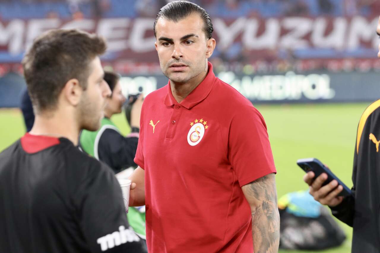 Dursun Özbek kardeşinin korkusundan '0' çeken orta sahaya 22,5 M.€ verecek! 8