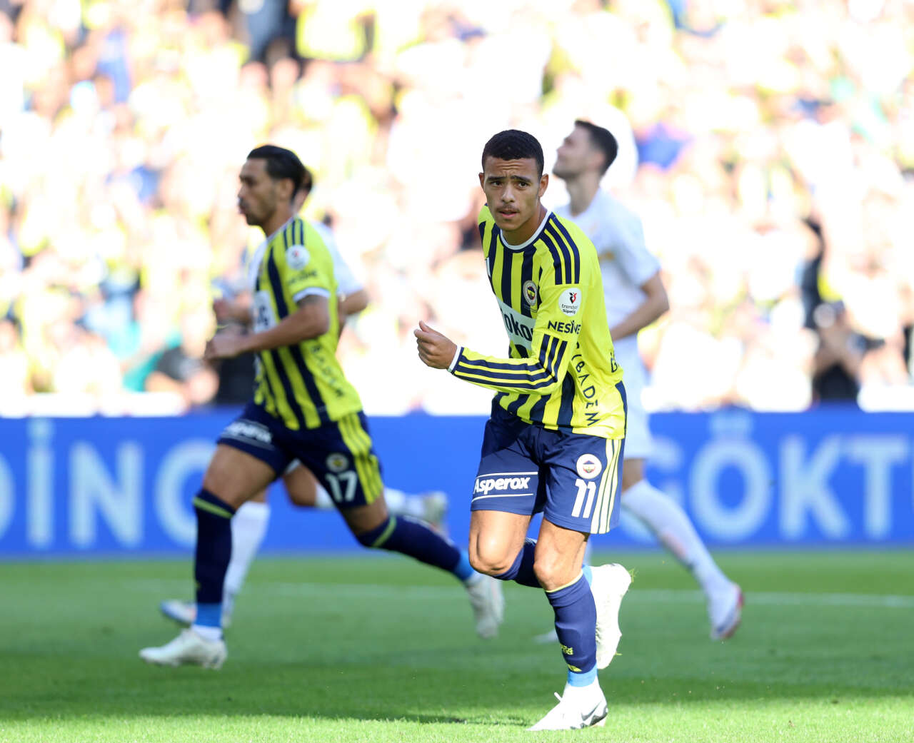 Aziz Yıldırım Emre Belözoğlu'nu ipten alan yıldız futbolcuyu sildi: Sen onla uğraşmayı bırak hocam 6