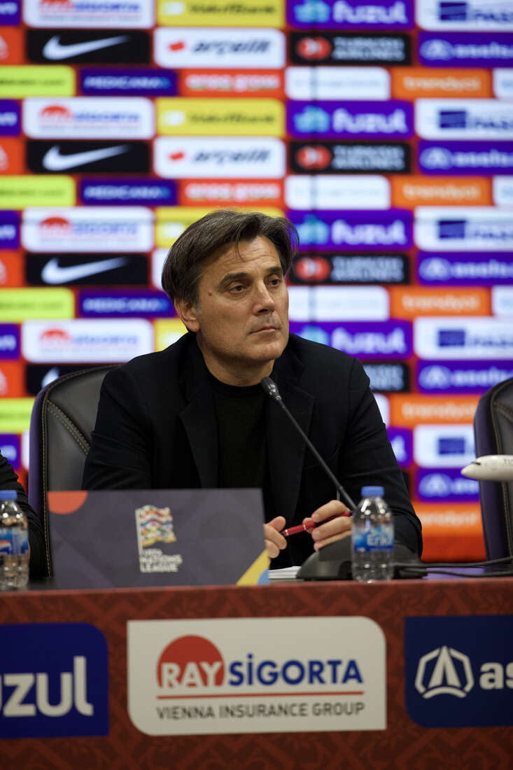 Montella Ali Koç ve Jorge Jesus'un 4 M.€'luk transferi yüzünden istifa edecek 4