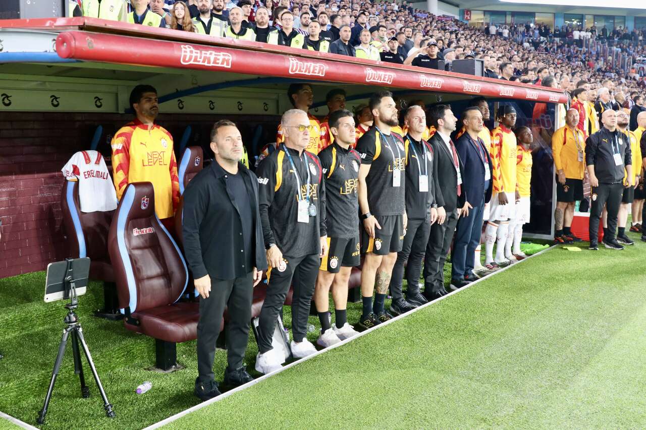 Dursun Özbek Ake ve Mimovic'in korkulu rüyasına Galatasaray forması giydirecek 2
