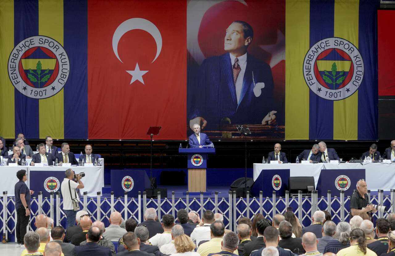 Sadettin Saran Batrakov'la Leao'nun bonservisini tek bir yıldıza basmış! Aziz Yıldırım kalem kalem açıkladı 2