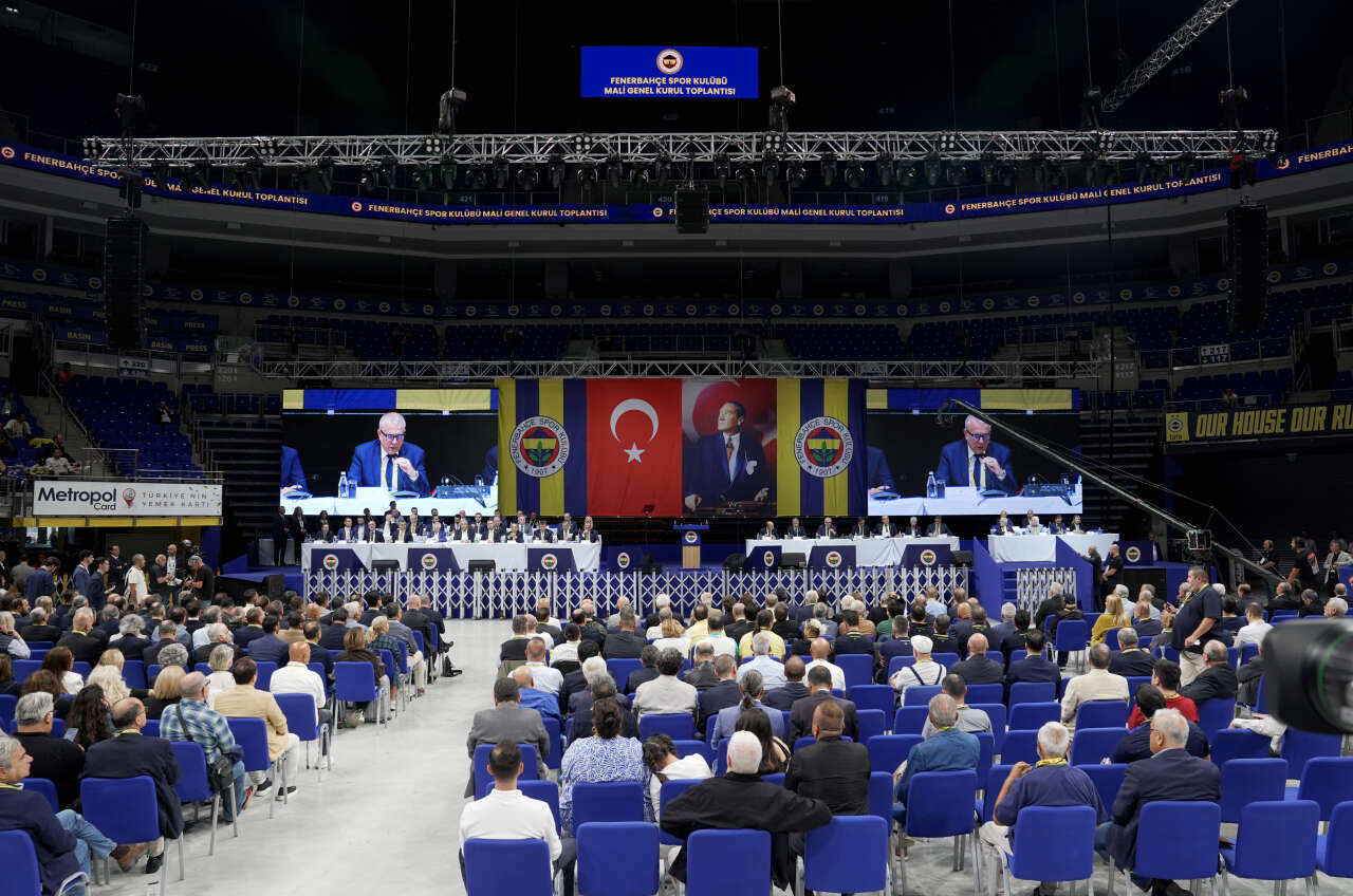 Aziz Yıldırım Ali Koç'a cici göründü Sadettin Saran'ı dövdü: Kulüp satılıyor 6