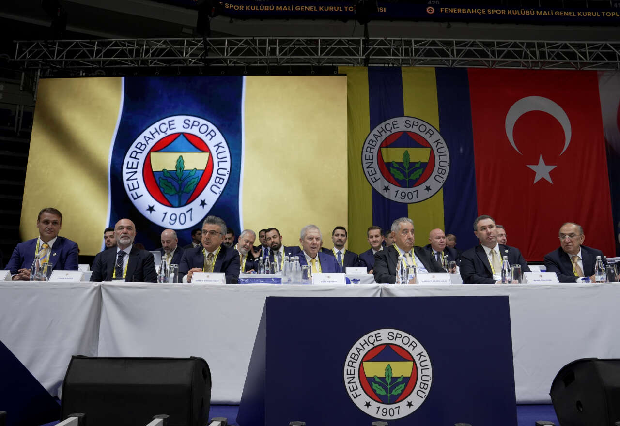 Aziz Yıldırım Ali Koç'a cici göründü Sadettin Saran'ı dövdü: Kulüp satılıyor 4