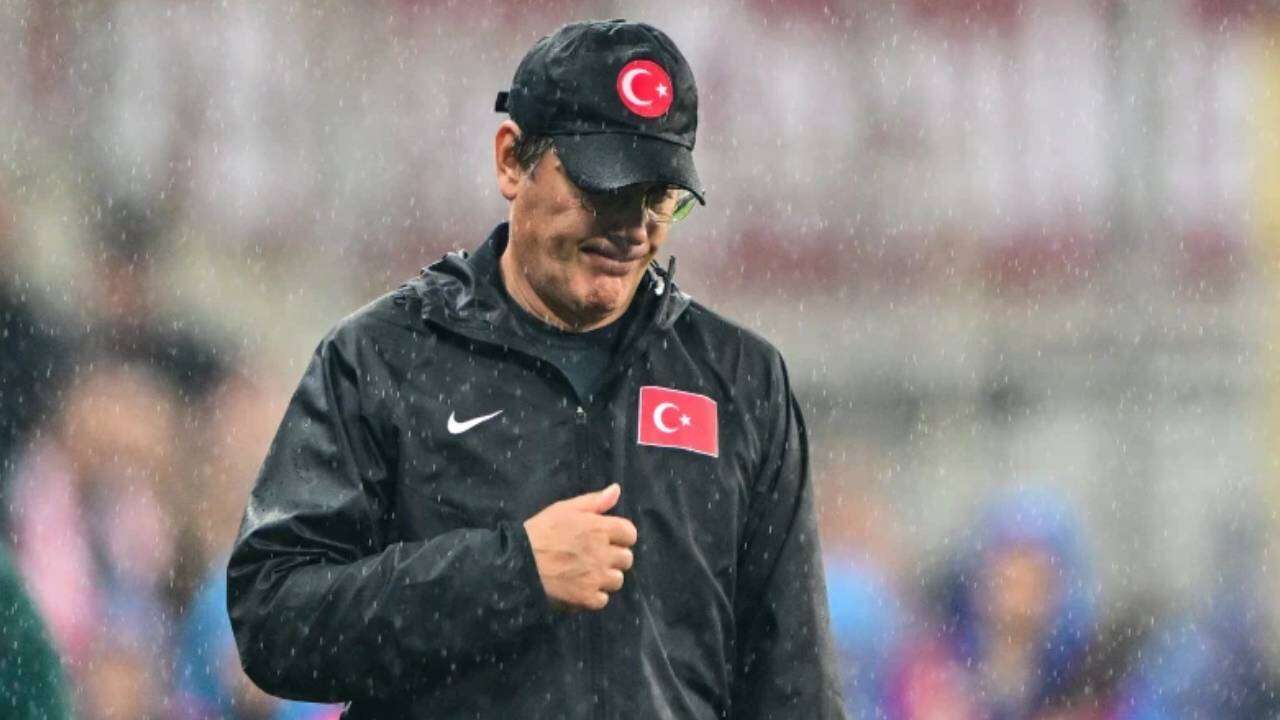 A Milli Takım'da soğuk duş, Montella'dan gece yarısından sonra istifa açıklaması: Fatih Terim ve Şenol Güneş sesleri! 3