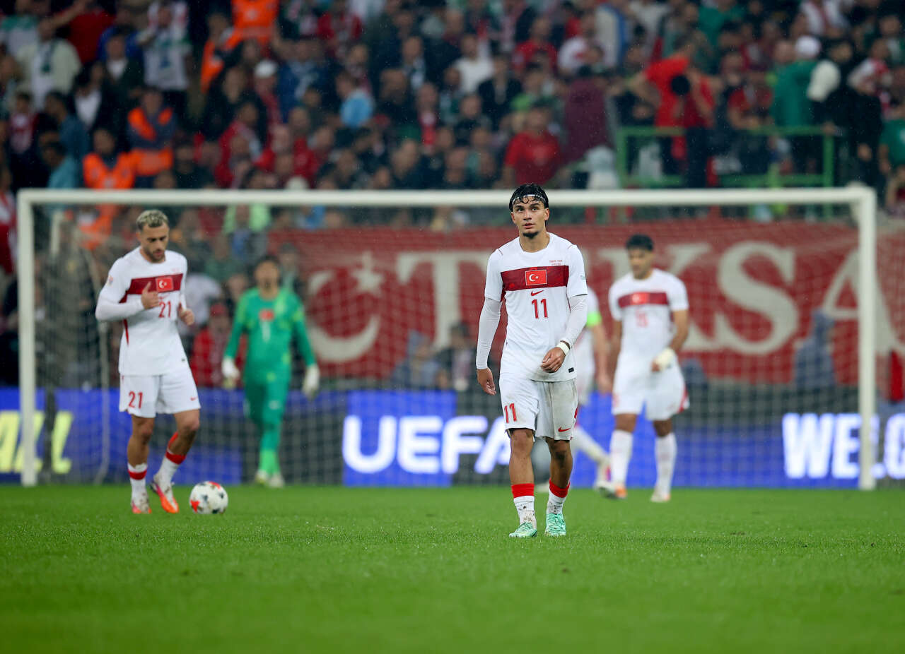Montella'yı Ali Koç'un transferleri yaktı: Kendi takımında oynamayanları milli takıma doldurdun hocam 14