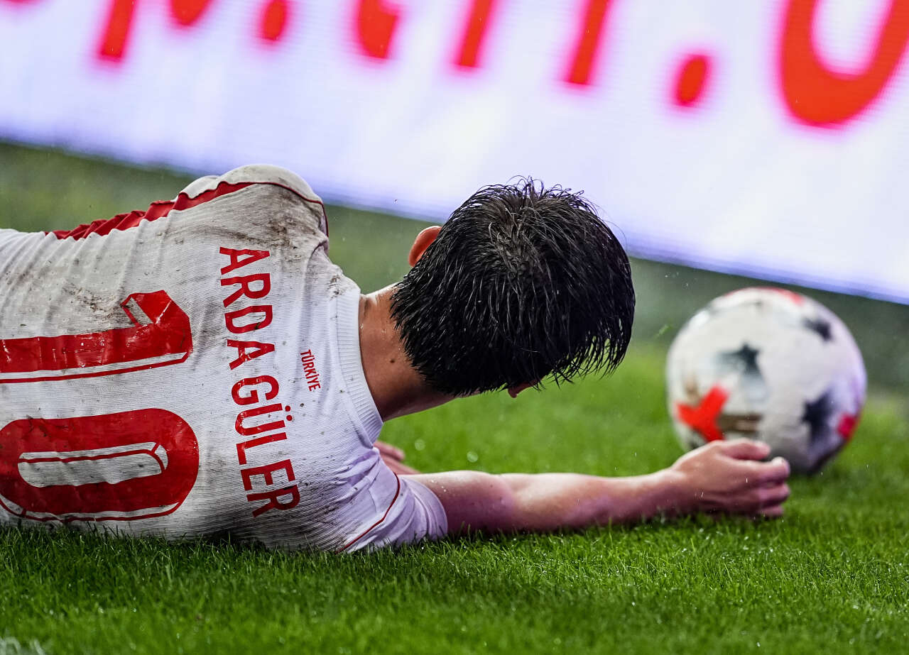 Mesut Özil Pep Guardiola'yla birlikte geliyor! Ortada ne Montella kalacak ne İbrahim Hacıosmanoğlu 3