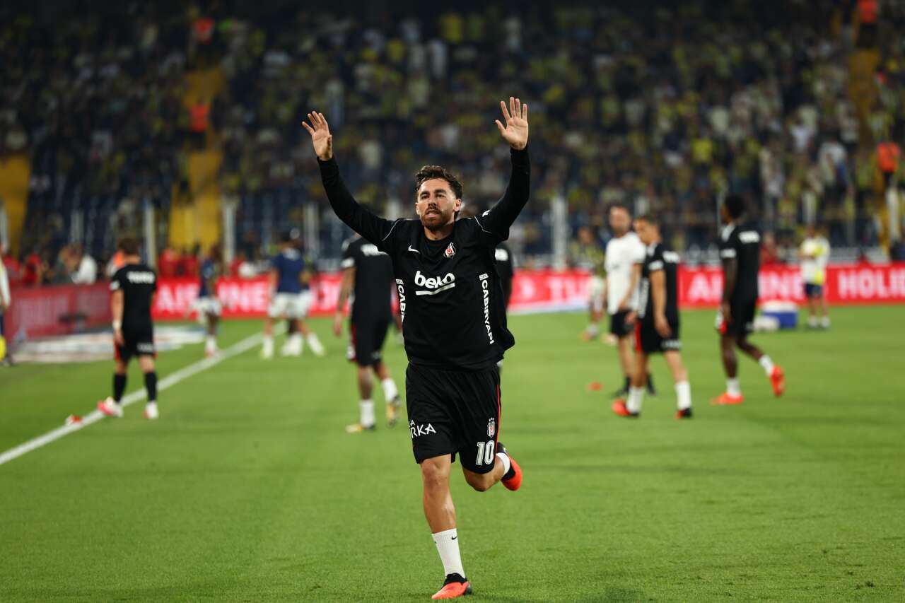 Aziz Yıldırım Jorge Jesus ve Volkan Demirel'in yıldızlarına sarıldı: Bunları oynat hocam 9