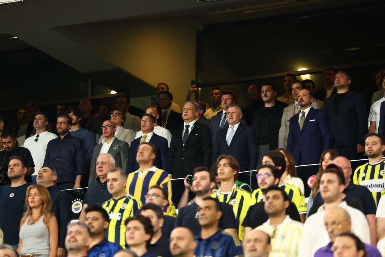 Aziz Yıldırım Jorge Jesus ve Volkan Demirel'in yıldızlarına sarıldı: Bunları oynat hocam 6