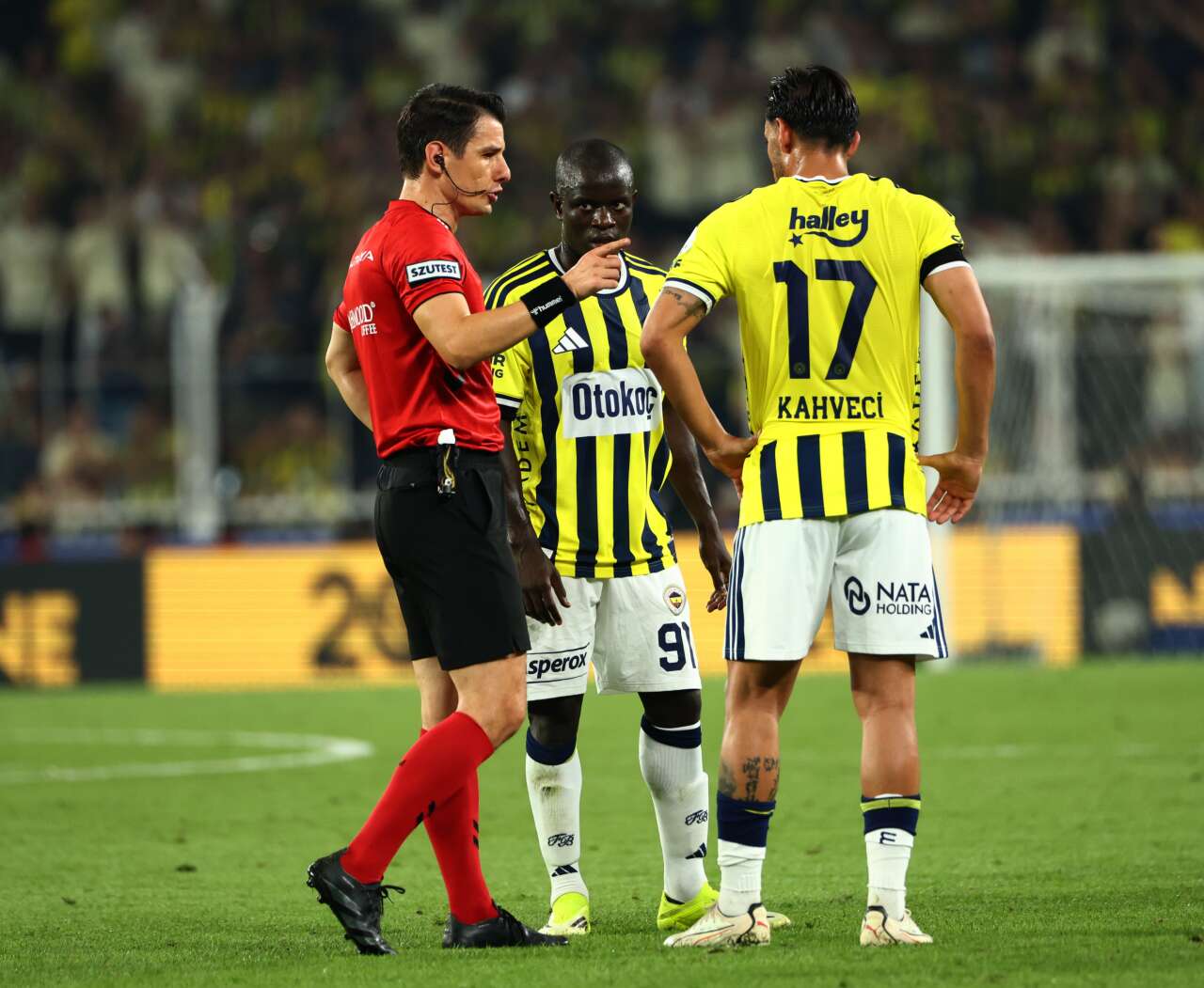Aziz Yıldırım Jorge Jesus ve Volkan Demirel'in yıldızlarına sarıldı: Bunları oynat hocam 14