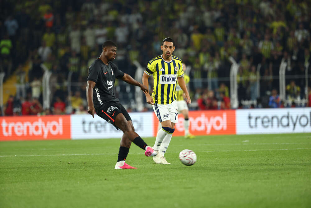 Aziz Yıldırım Noa Lang ve Eljif Elmas'ın hocasıyla görüşmelere başladı: 15 milyon euro maaşı var 4