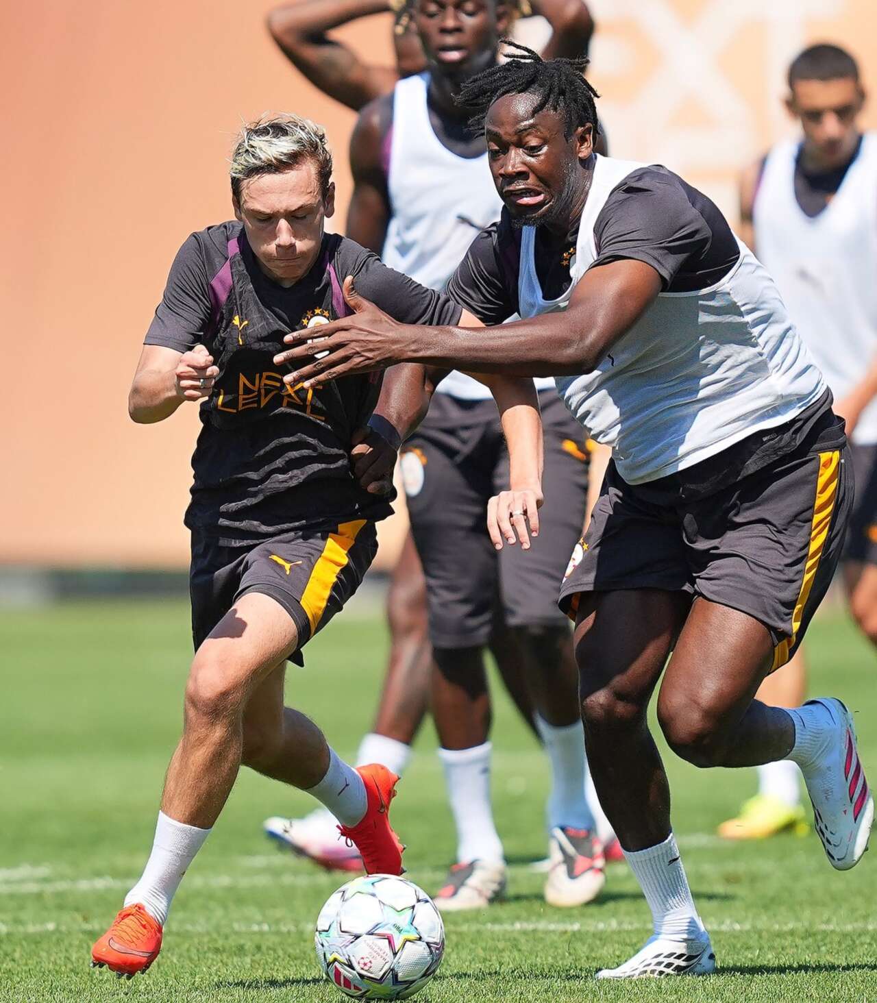 Dursun Özbek transferde hız kesmiyor! 22 yaşındaki genç yıldızla 4 yıllık anlaşma 6