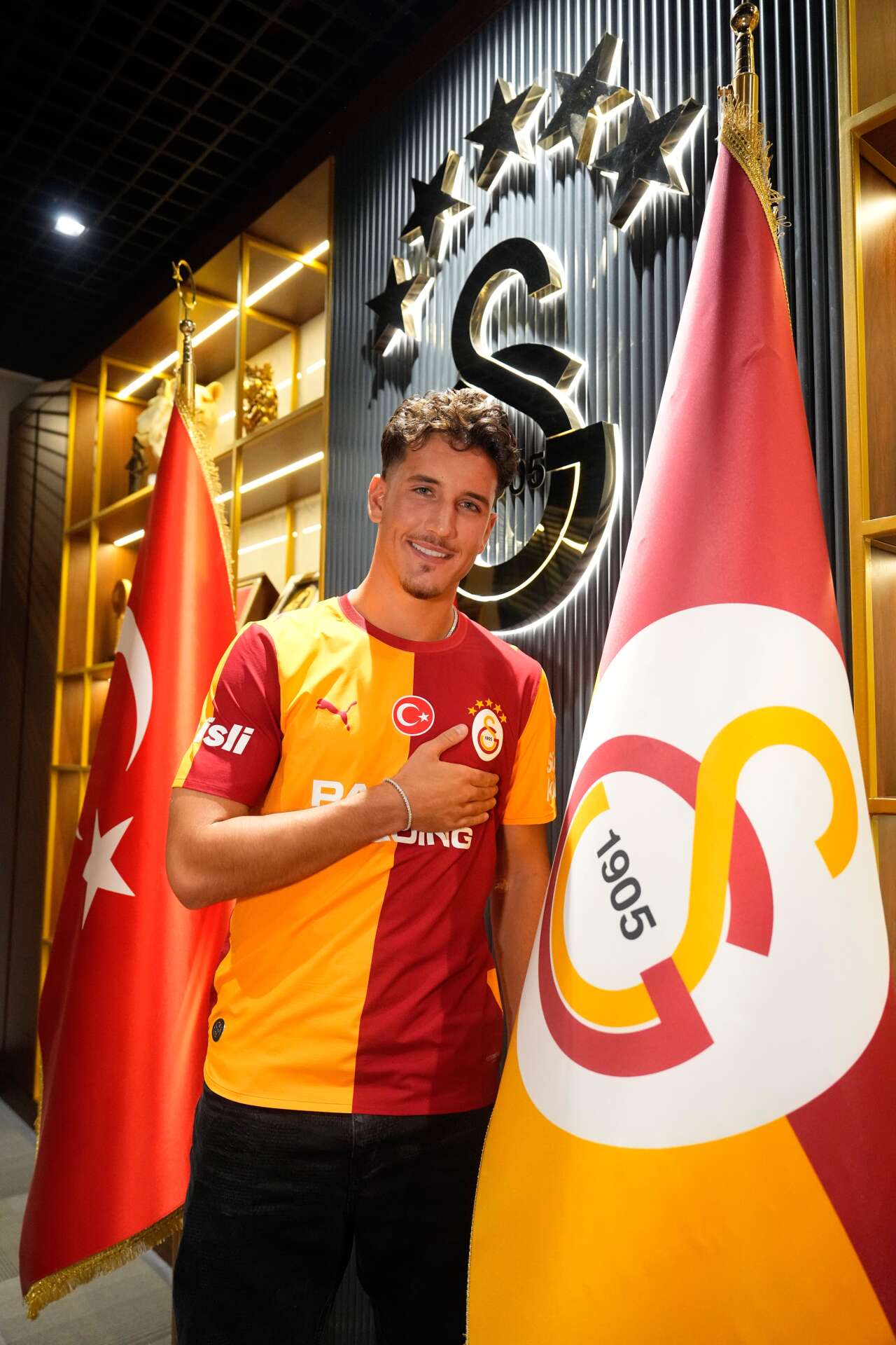 Dursun Özbek Salih Özcan ve Trossard'ın menajerinin kapısını çaldı: Son bir transfer 4