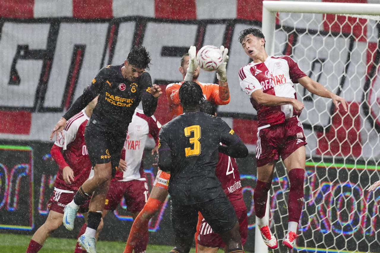 Galatasaray camiası çok şaşkın: Okan Buruk daha 1 maç oynatmadan kapıyı gösterdi 5