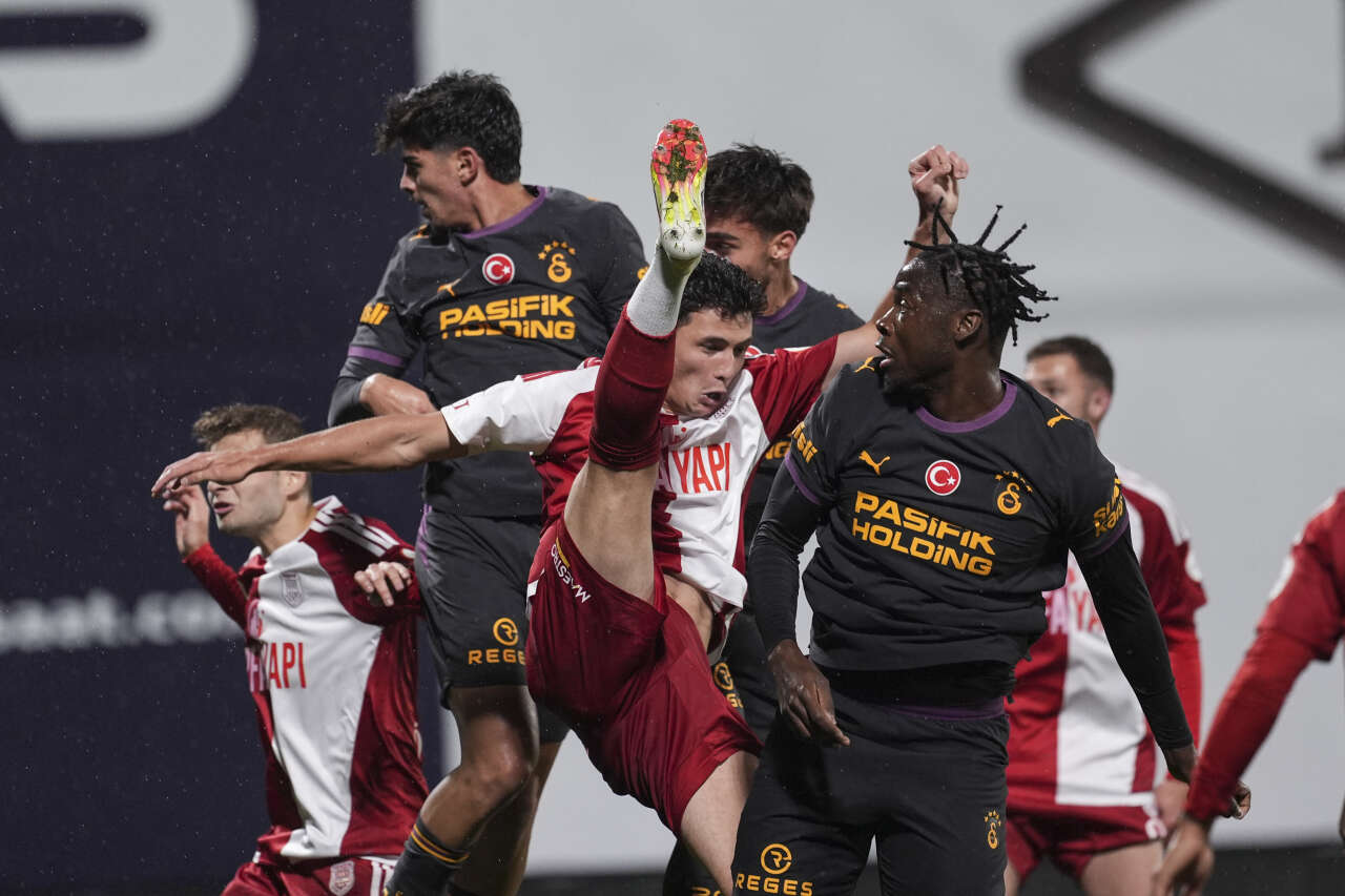 Galatasaray camiası çok şaşkın: Okan Buruk daha 1 maç oynatmadan kapıyı gösterdi 3