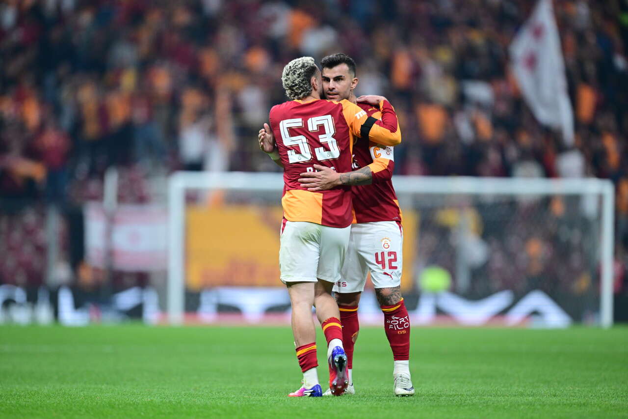 3-1'in ardından Galatasaray'da 5 ayrılık! Okan Buruk Dursun Özbek'in eline listeyi verdi: Almancıların hepsini gönderin 11