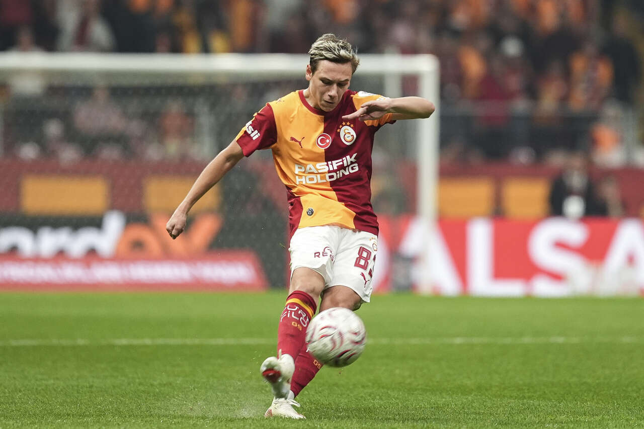 3-1'in ardından Galatasaray'da 5 ayrılık! Okan Buruk Dursun Özbek'in eline listeyi verdi: Almancıların hepsini gönderin 13