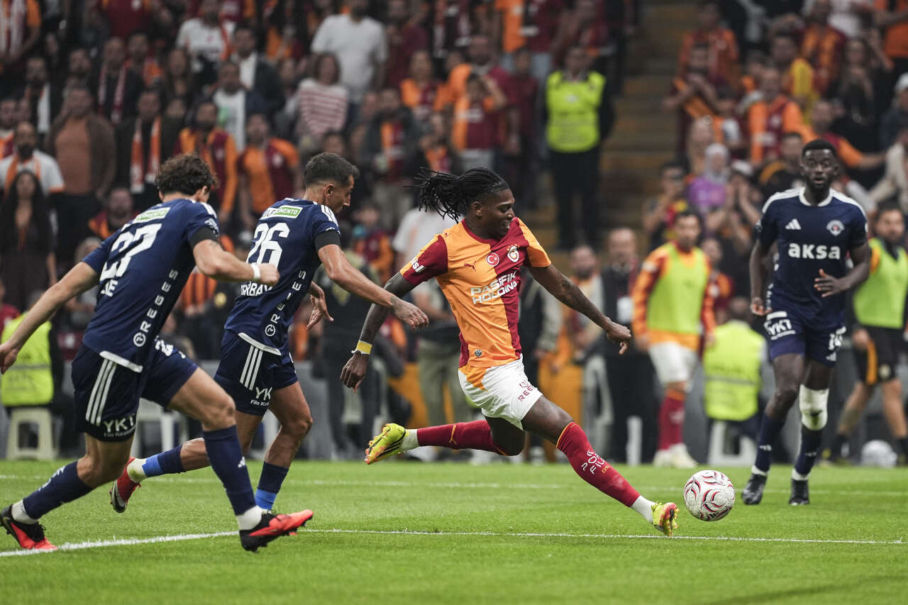 3-1'in ardından Galatasaray'da 5 ayrılık! Okan Buruk Dursun Özbek'in eline listeyi verdi: Almancıların hepsini gönderin 12