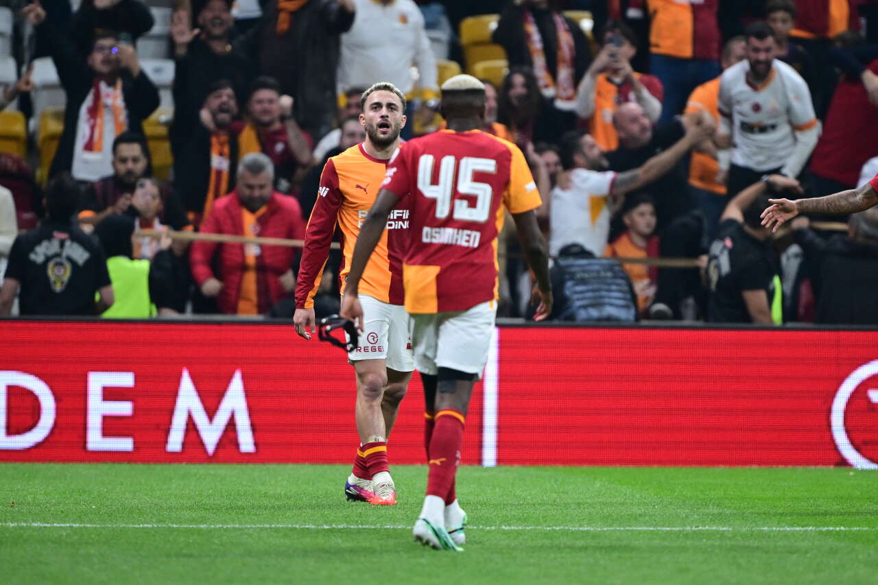 Galatasaray'da yıldız öğütme makinesi! Okan Buruk ne yapsa olmuyor: Osimhen'den sonra Batakov'u da çileden çıkardı 8