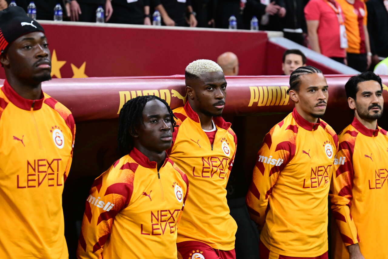 Galatasaray'ın süperstarını görünce ödü koptu: Hansi Flick 15 dakika izledi dizleri titredi 8