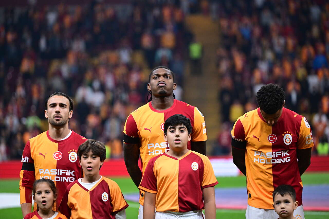 Galatasaray'ın süperstarını görünce ödü koptu: Hansi Flick 15 dakika izledi dizleri titredi 2