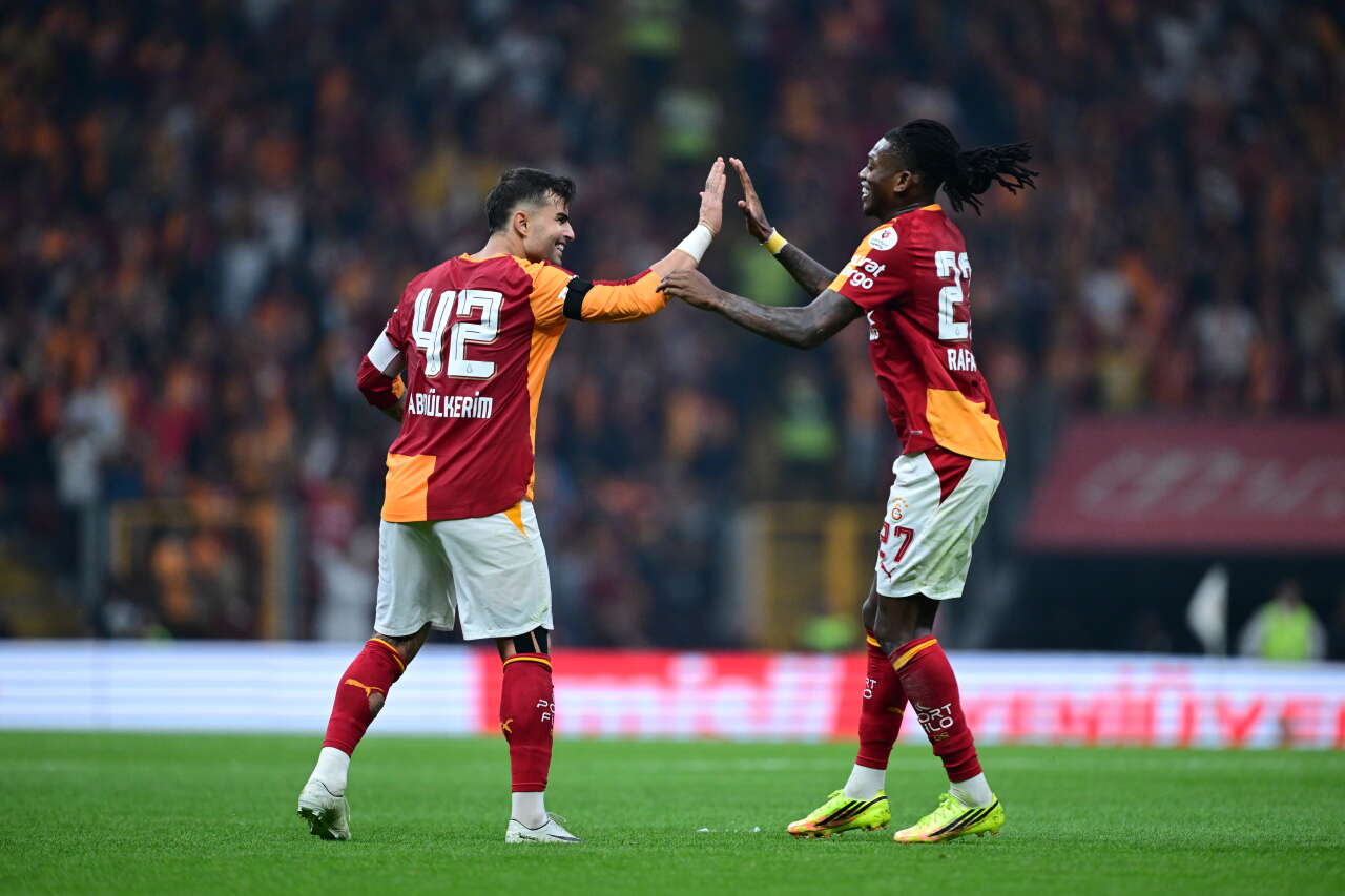 Galatasaray'ın süperstarını görünce ödü koptu: Hansi Flick 15 dakika izledi dizleri titredi 3