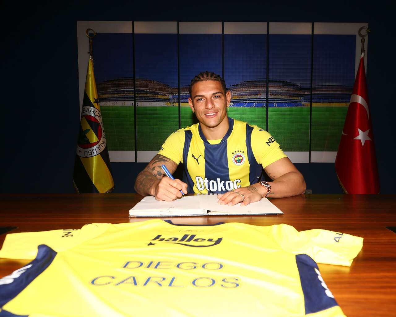Fenerbahçe'de 12 milyon euroluk baş belası! Aziz Yıldırım'ın canına tak etti: Nereye istiyorsan oraya git 4