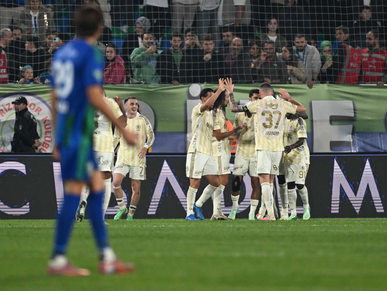 Fenerbahçe'de beklenen son! Aziz Yıldırım 15 gol atan yıldızı affetmedi: Aston Villa maçında yoksun 3