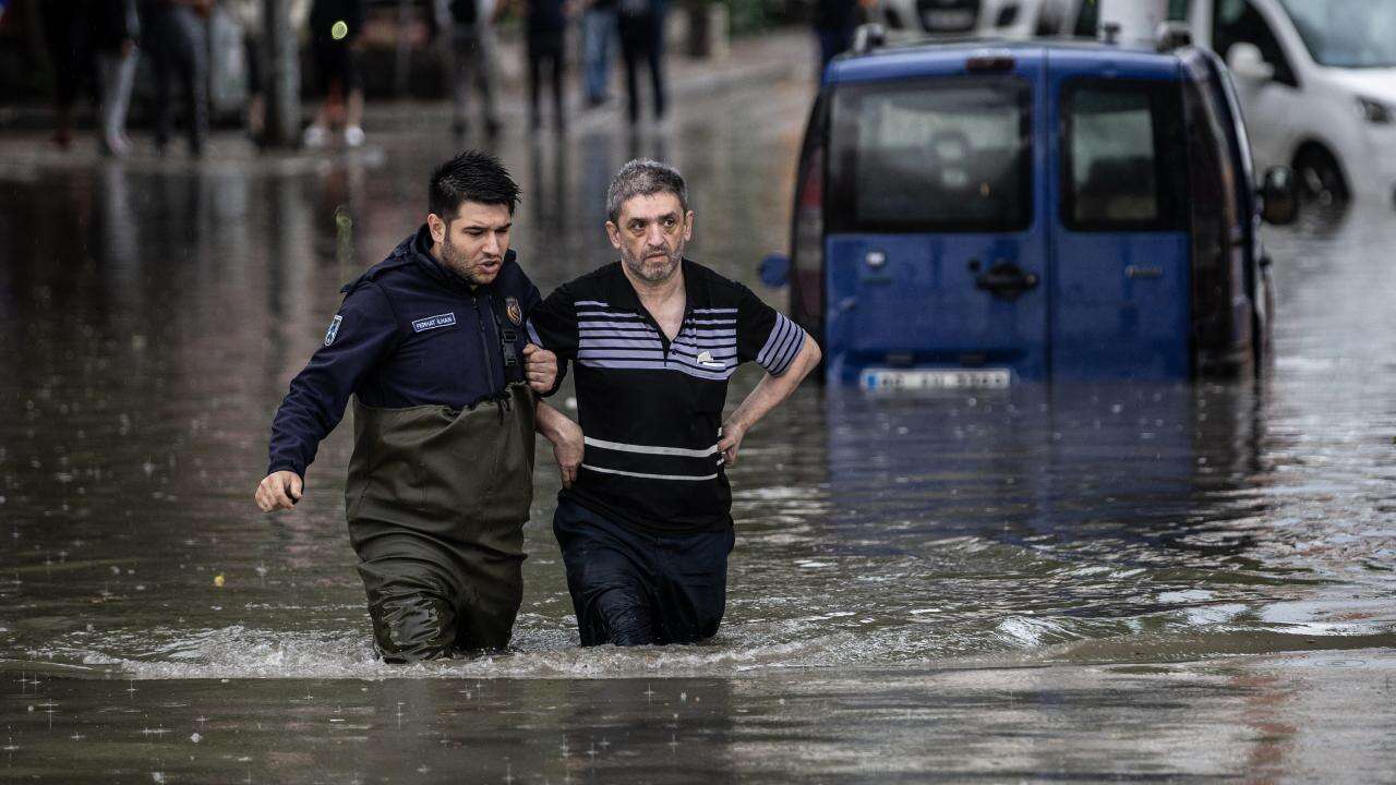 Uyarı üstüne uyarı geldi: Kuvvetli yağış geliyor, sıcaklıklar sert düşecek 2