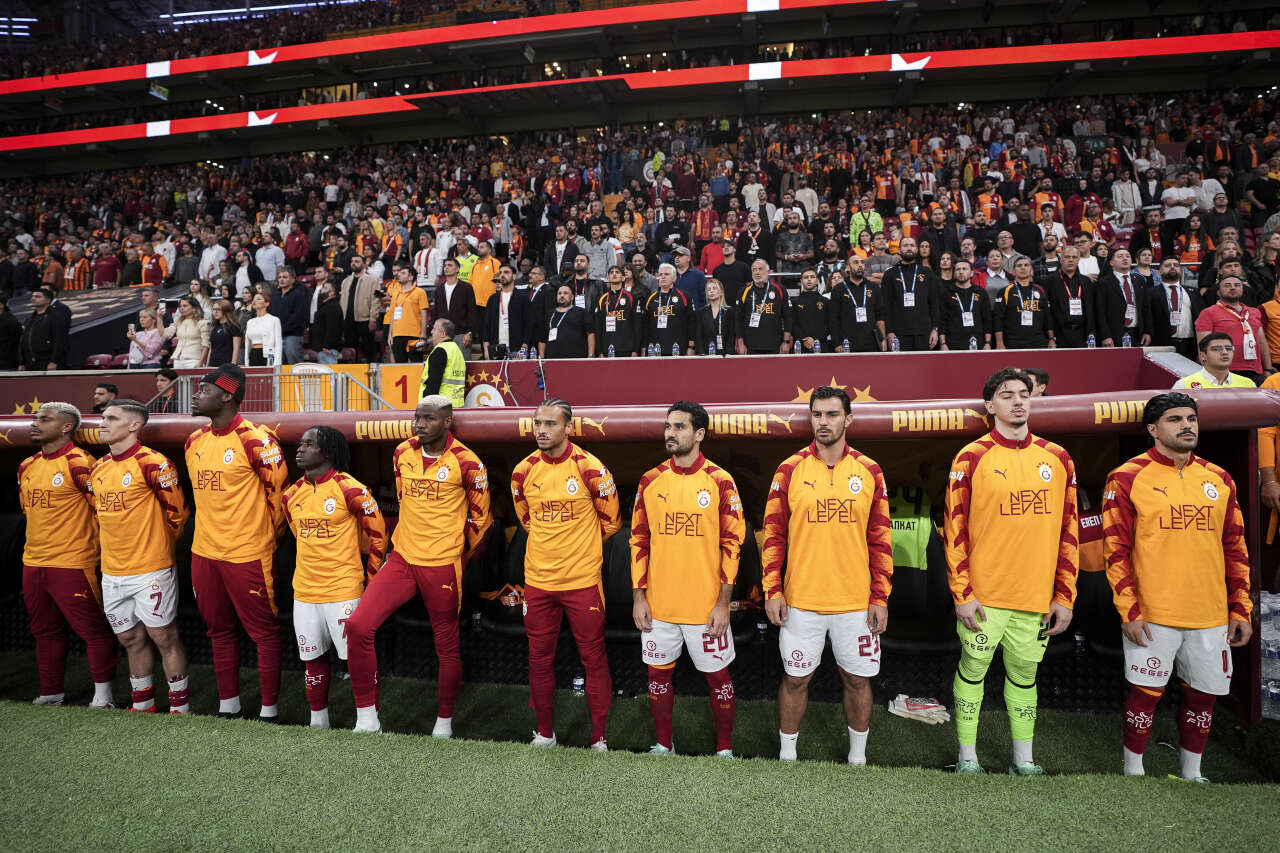 Emre Belözoğlu Okan Buruk abisine yine yattı: Sana hoca değilsin dediğimiz zaman kızıyorsun 6