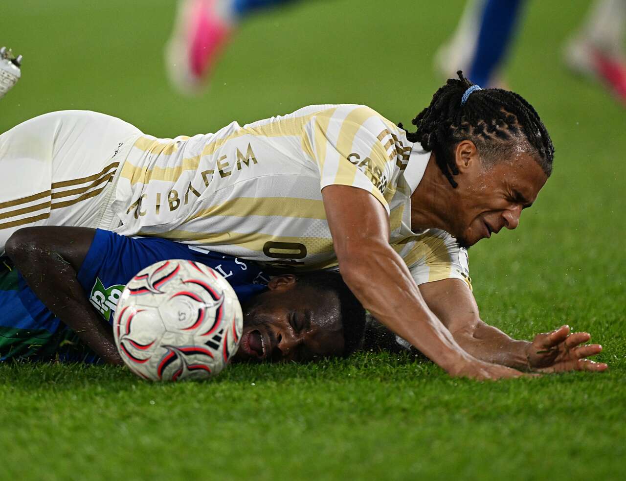 Fenerbahçe'de İsmail Kartal istifa kararından sonra gemileri yaktı: 3 yıldızı yerin dibine soktu 2