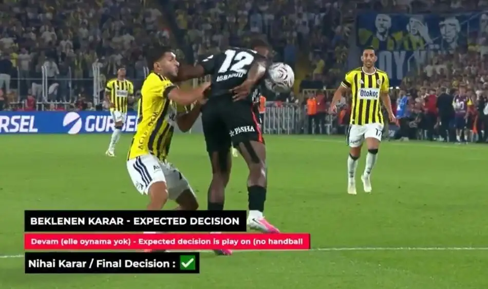 Anthony Taylor yılların kuralını değiştirdi! Artık o kelimeyi söyleyen kırmızı kart görecek 4