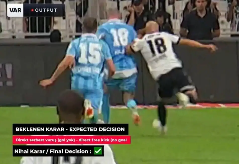 Anthony Taylor yılların kuralını değiştirdi! Artık o kelimeyi söyleyen kırmızı kart görecek 7