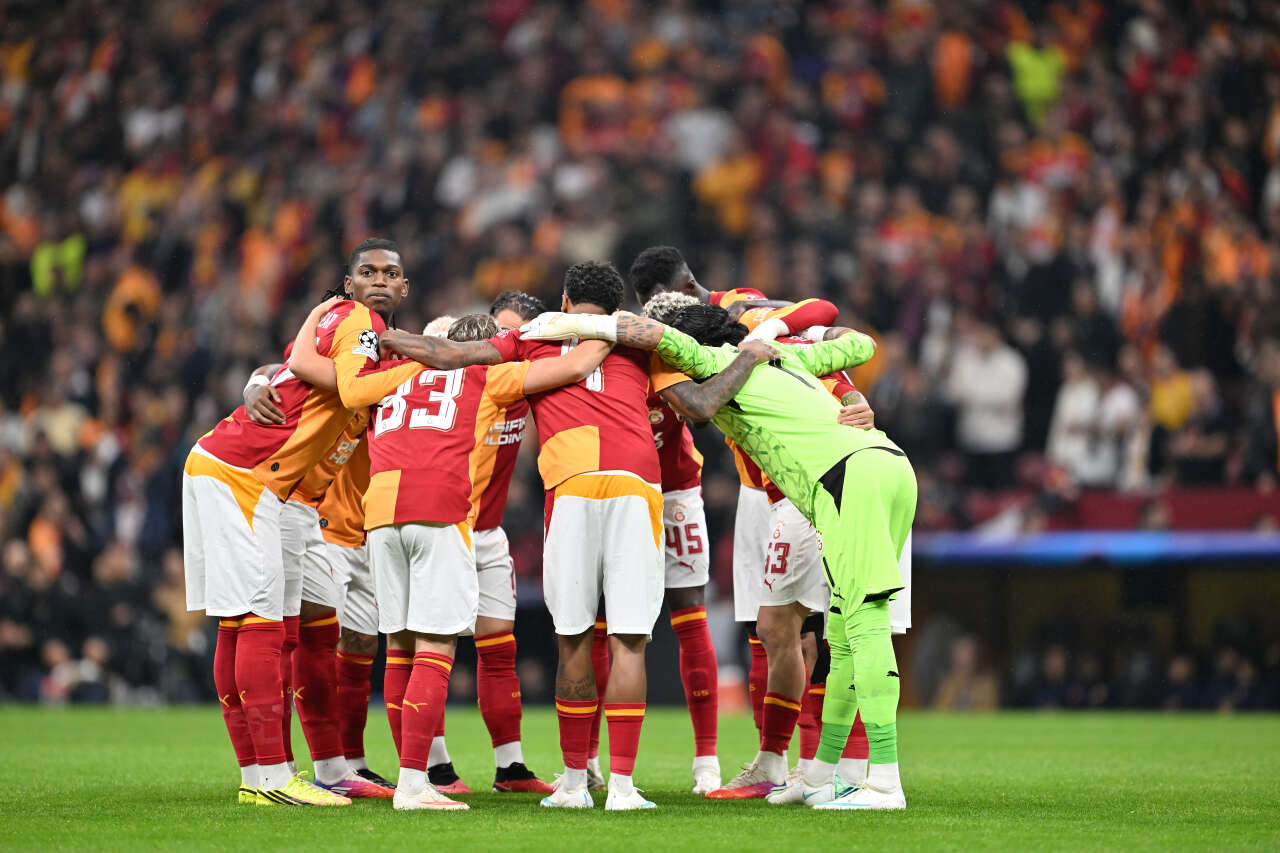 Galatasaray'da beklenen oldu! Dursun Özbek 4-1'in ardından 5 futbolcuyla yolları ayırma kararı aldı 3